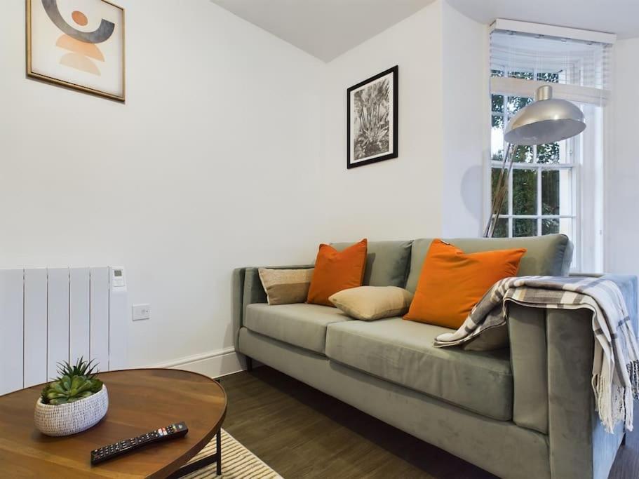 The Grove King Bed Wi-Fi Ev Charger Lägenhet Cheltenham Exteriör bild