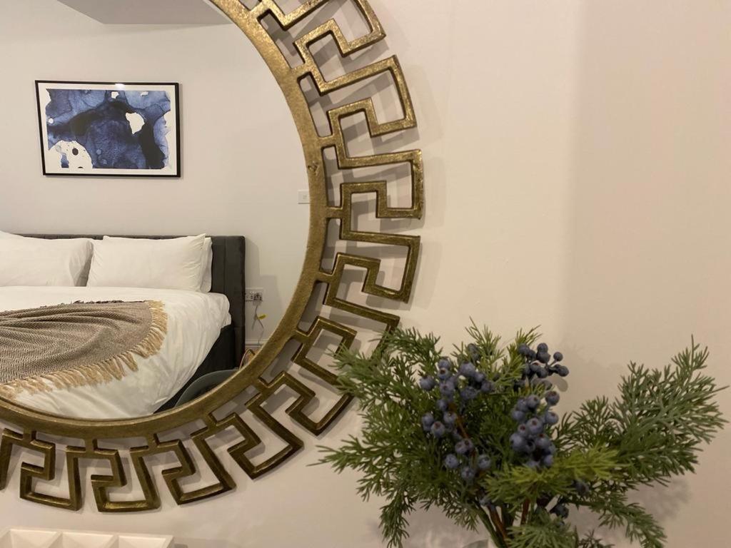 The Grove King Bed Wi-Fi Ev Charger Lägenhet Cheltenham Exteriör bild