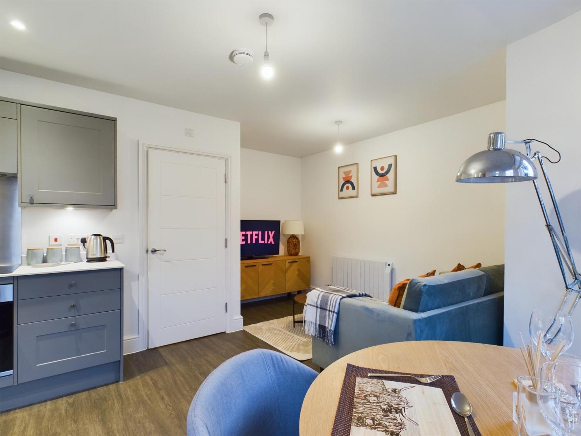 The Grove King Bed Wi-Fi Ev Charger Lägenhet Cheltenham Exteriör bild